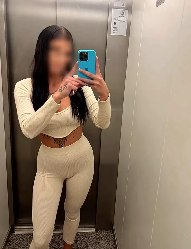 Abigail, 28