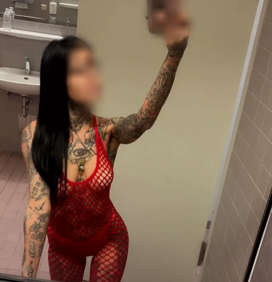 Aisha, 34