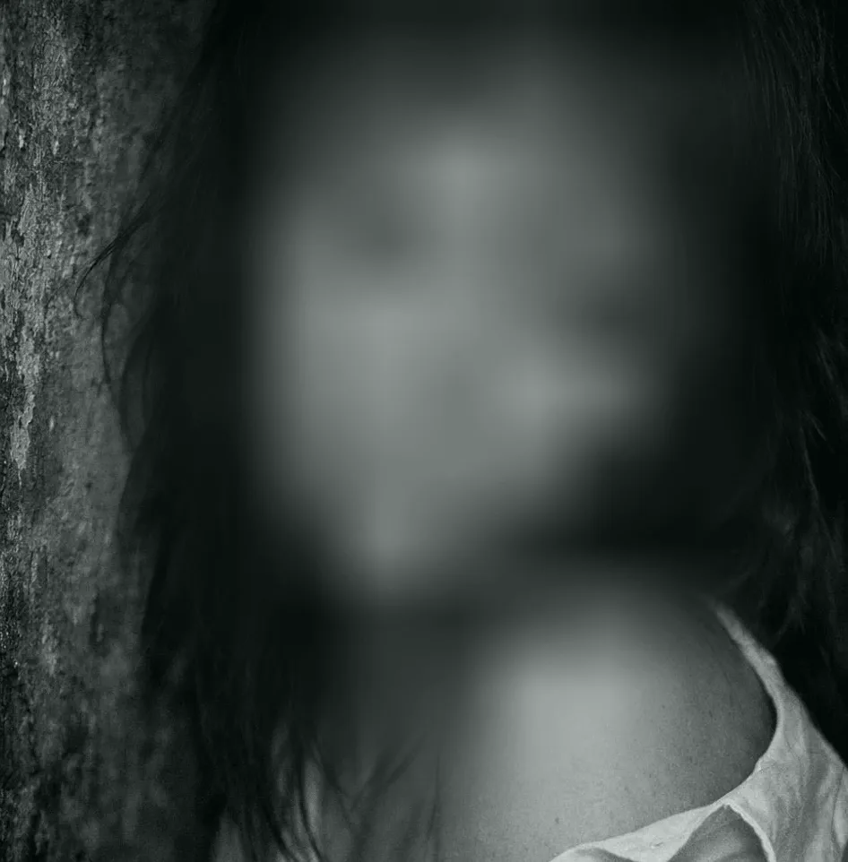 Amber, 38