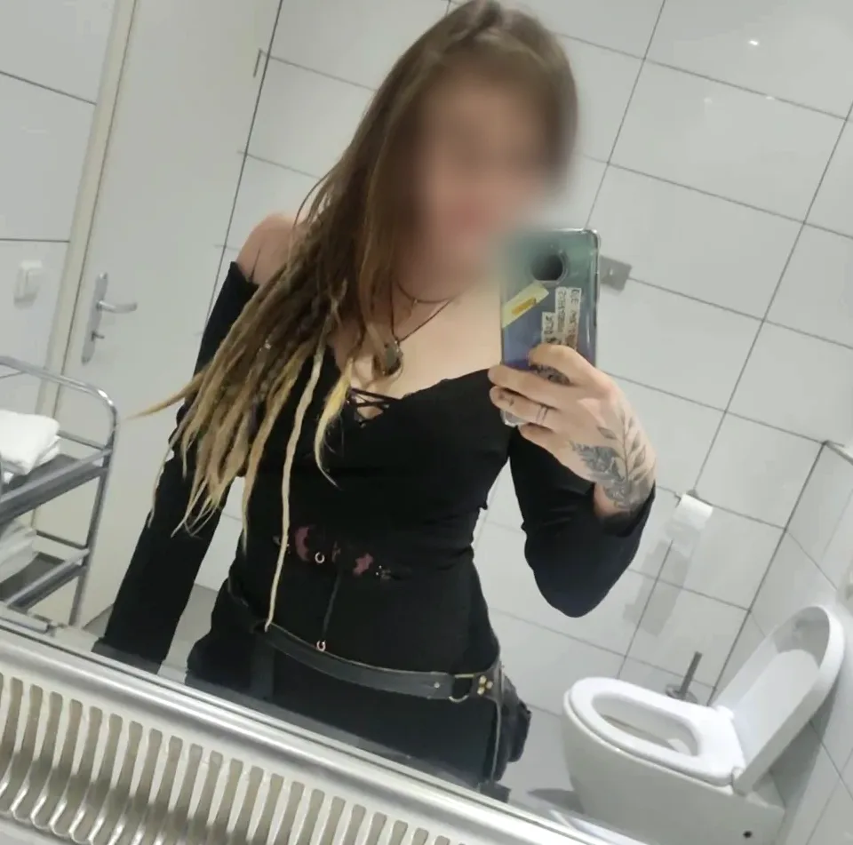 Millie, 30