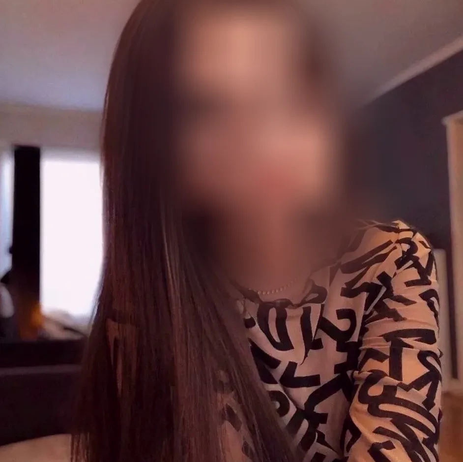Molly, 21