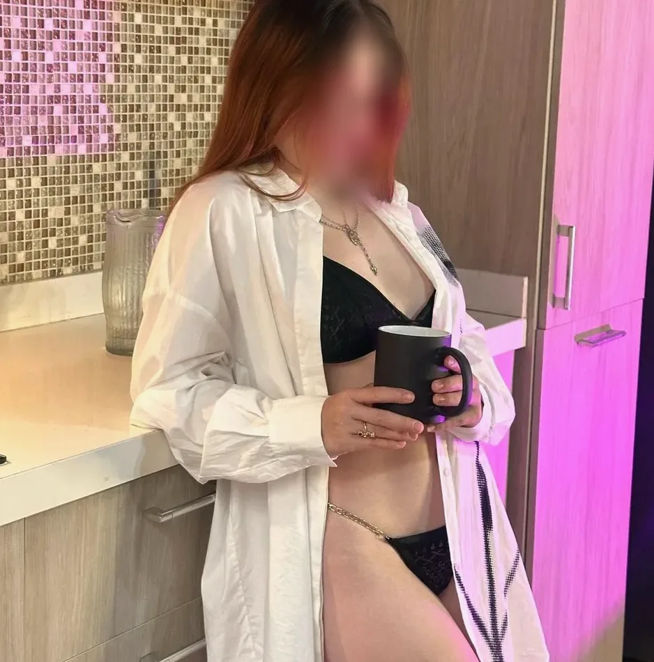 Sophie, 24