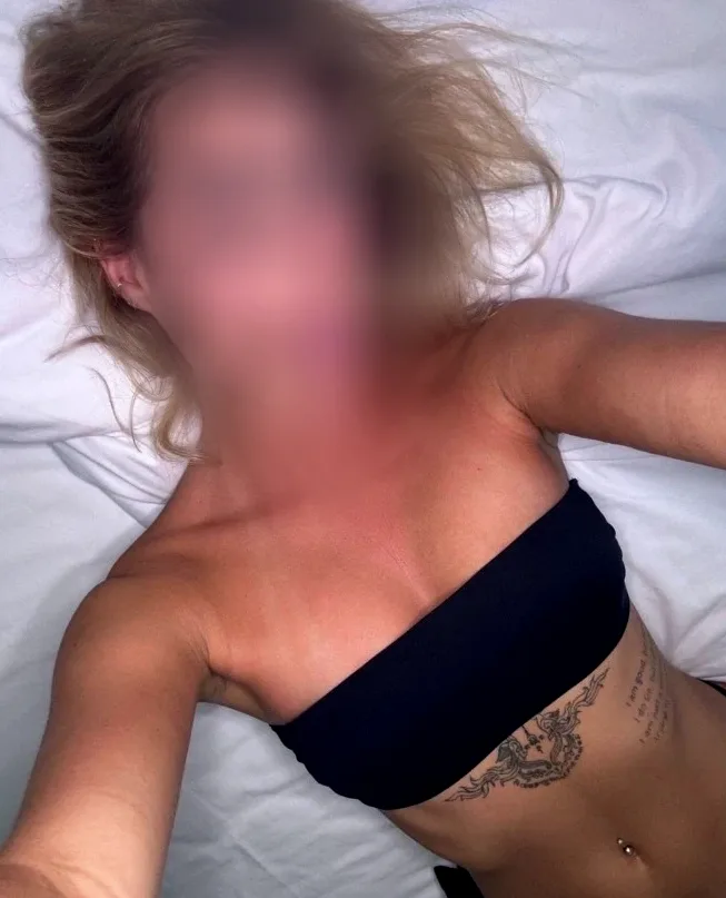 Toni, 23